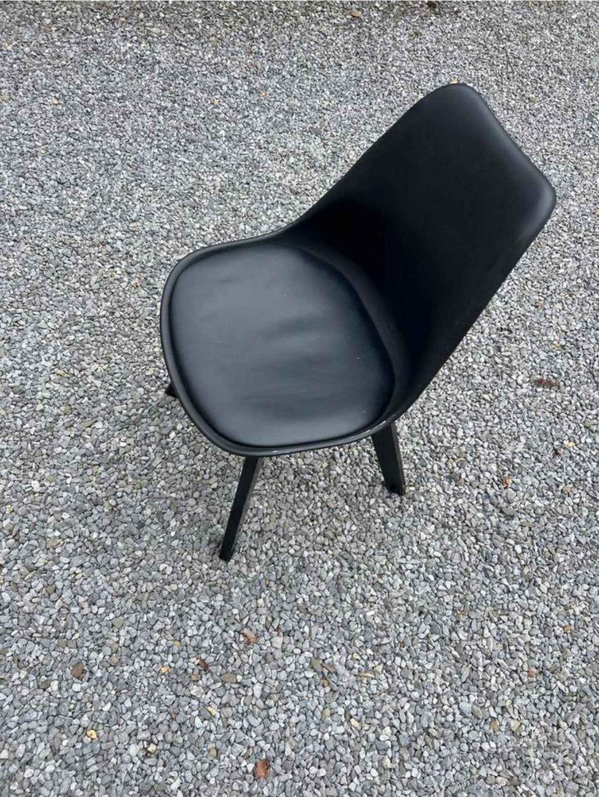 Zwarte stoel met comfortabele zitting, Huis en Inrichting, Stoelen, Ophalen