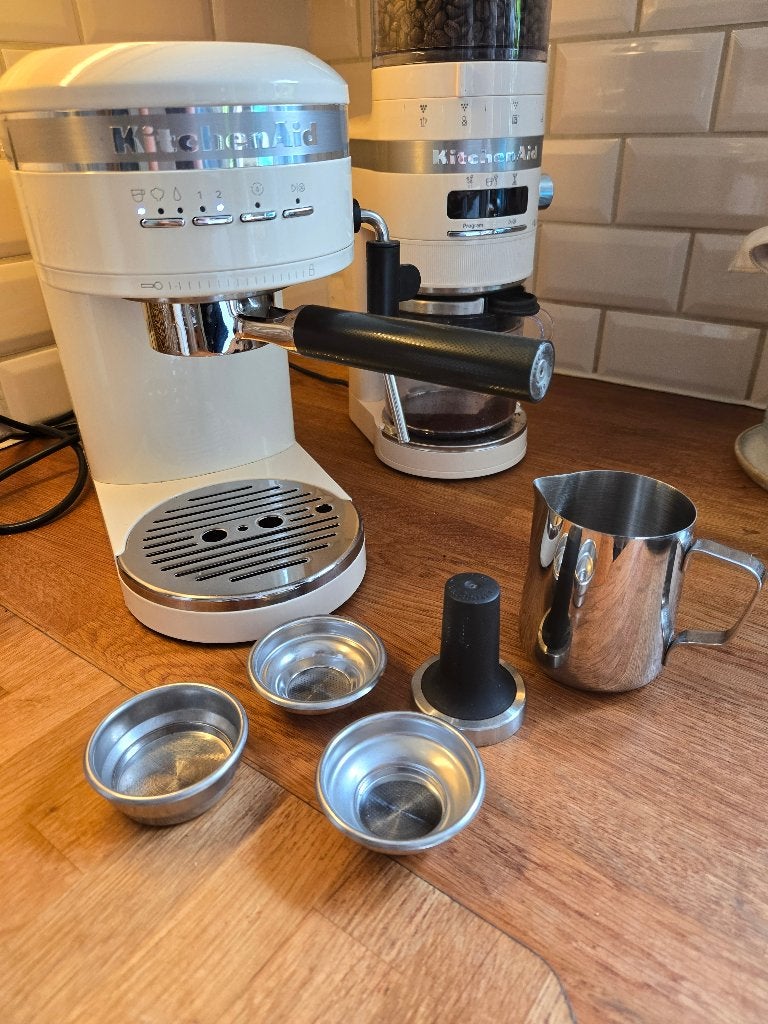KitchenAid Artisan espressomachine amandelkleur, Ophalen, Gemalen koffie, Espresso apparaat, Zo goed als nieuw