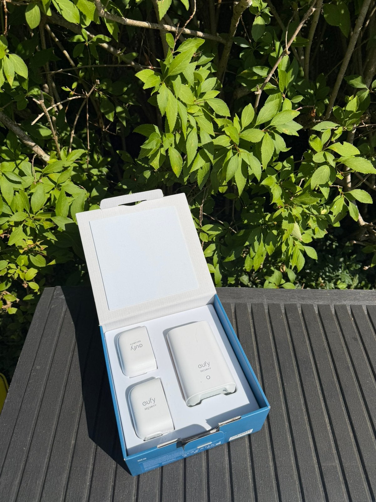 EUFY homebase + 2 camera's + bewegingsvideobewakingssysteem, Audio, Tv en Foto, Videobewaking, Ophalen of Verzenden, Zo goed als nieuw