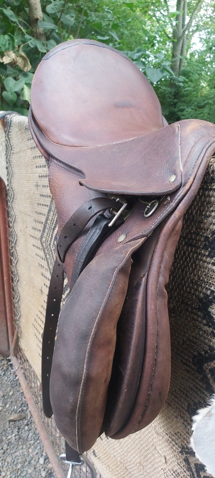 Selle vintage Johs.Strubben, Étriers inclus, Siège semi-creux, Stubben, Enlèvement