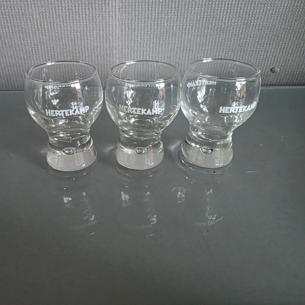 3 HERTEKAMP JENEVERGLAZEN ,DRUPPELGLAZEN TE KOOP +1 PETERMAN, Verzamelen, Ophalen of Verzenden, Zo goed als nieuw, Borrel- of Shotglas
