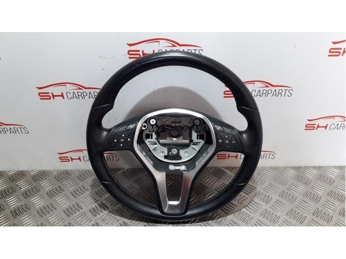 Volant d'un Mercedes CLA, 3 mois de garantie, Utilisé, -, -