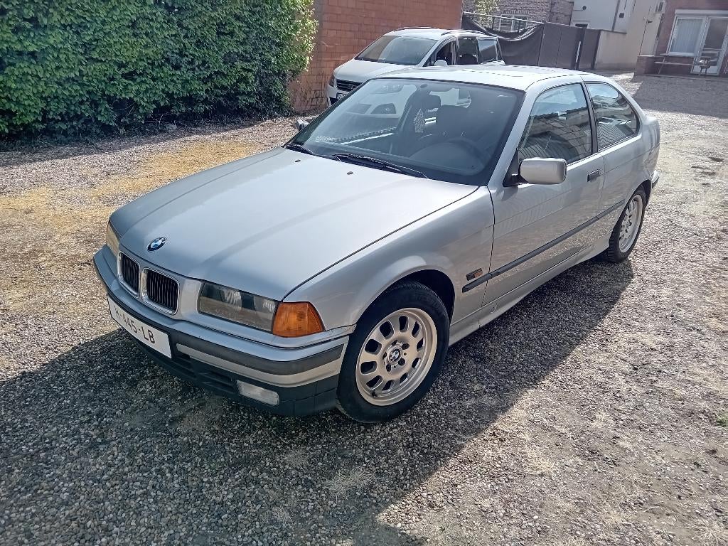 Project oldtimer BMW Compact 316i Automaat, Auto's, 75 kW, Zwart, 4 cilinders, 1600 cc