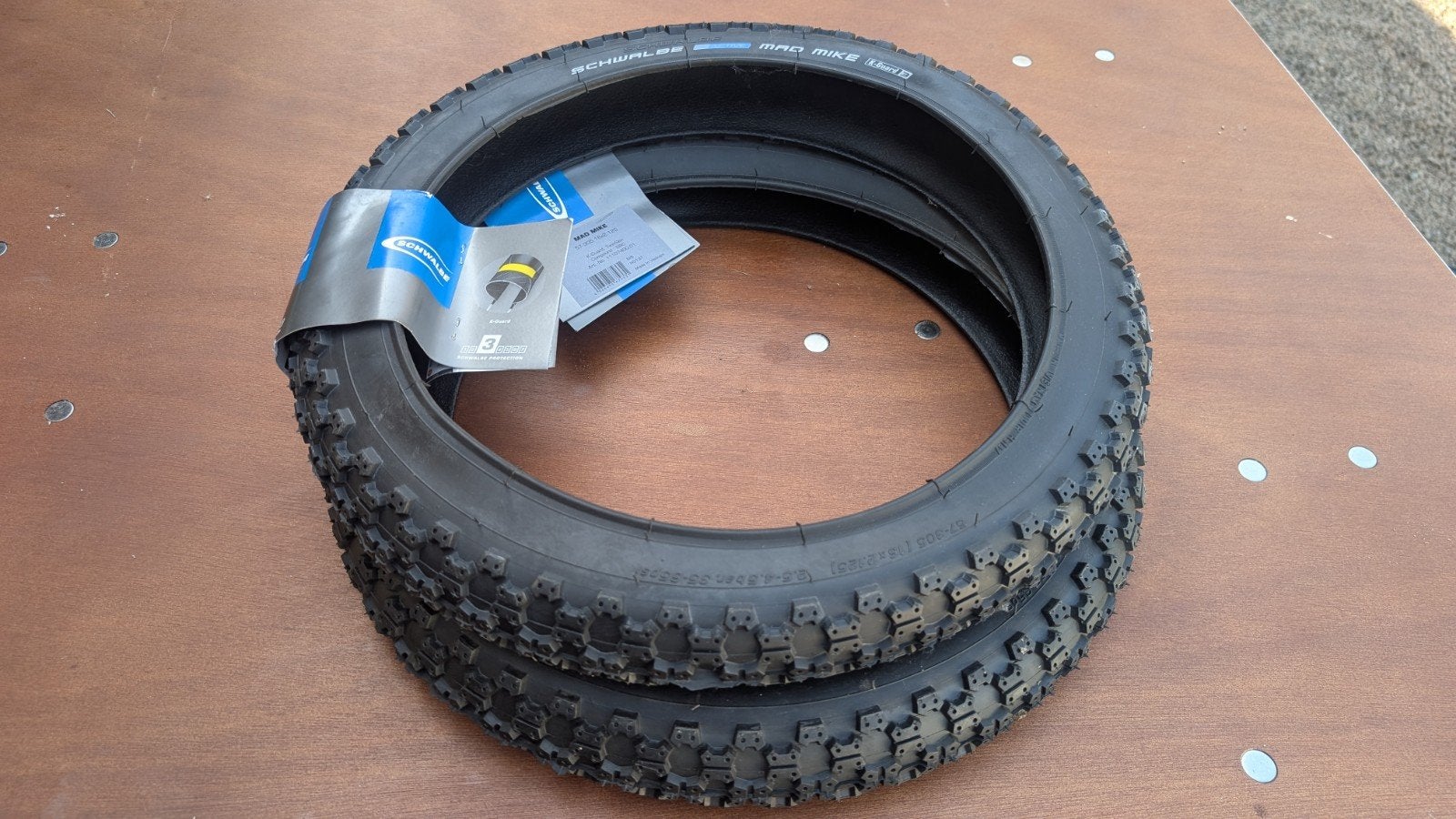 2 x Schwalbe Mad Mike 16x2,125 nieuw, Fietsen en Brommers, Ophalen, Band, Schwalbe, Nieuw