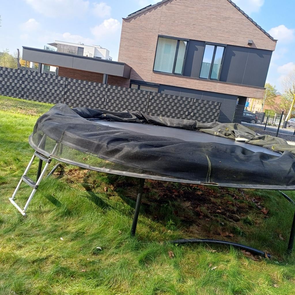 Grote trampoline, Ophalen