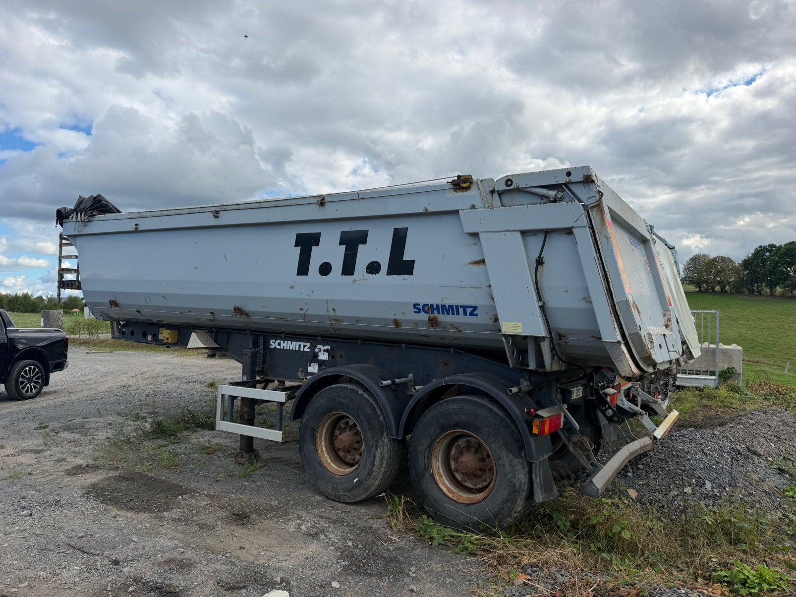 Semi benne Schmitz 2 essieux Hardox, Enlèvement, Utilisé