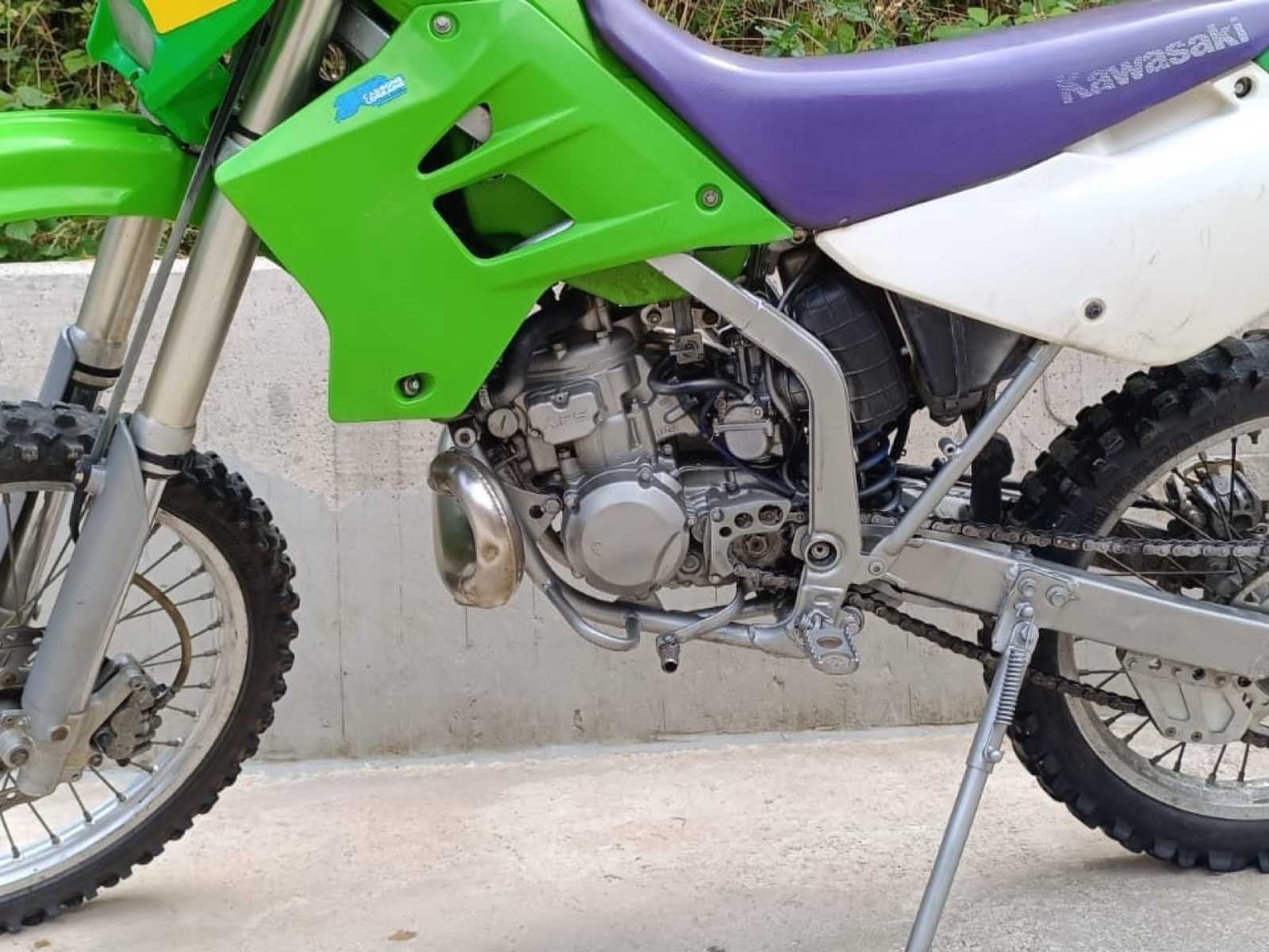 Kawasaki KDX 200 Moto-kruis, Bedrijf, Overig