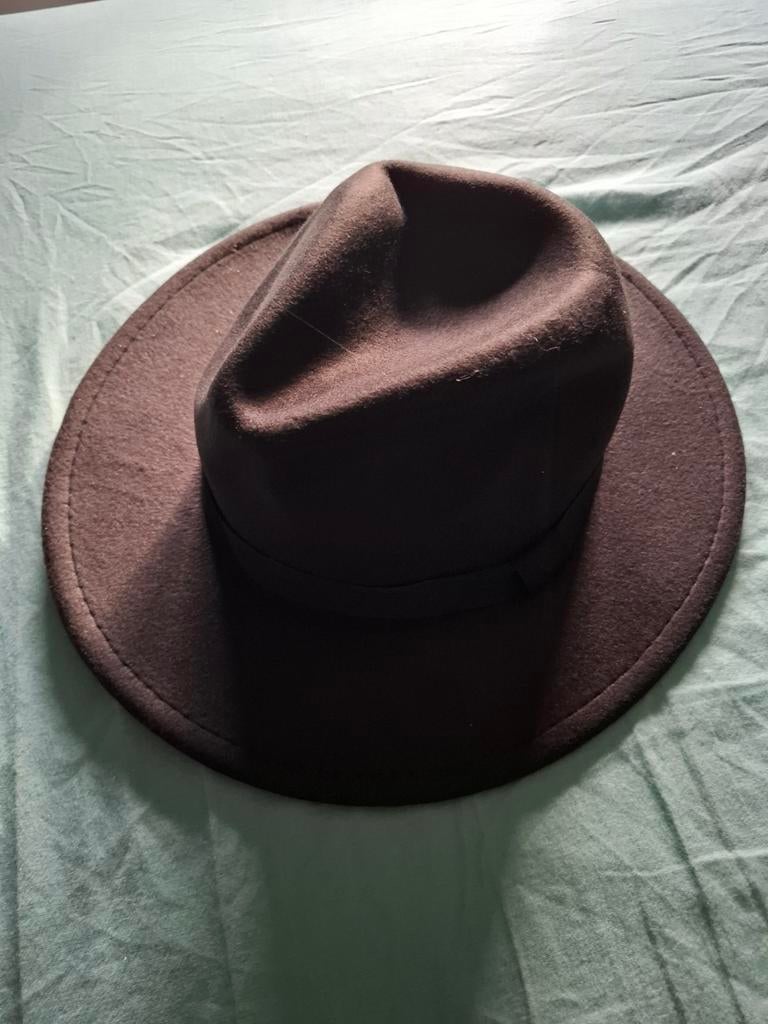 Chapeau Michael Jackson, Enlèvement ou Envoi, Chapeau