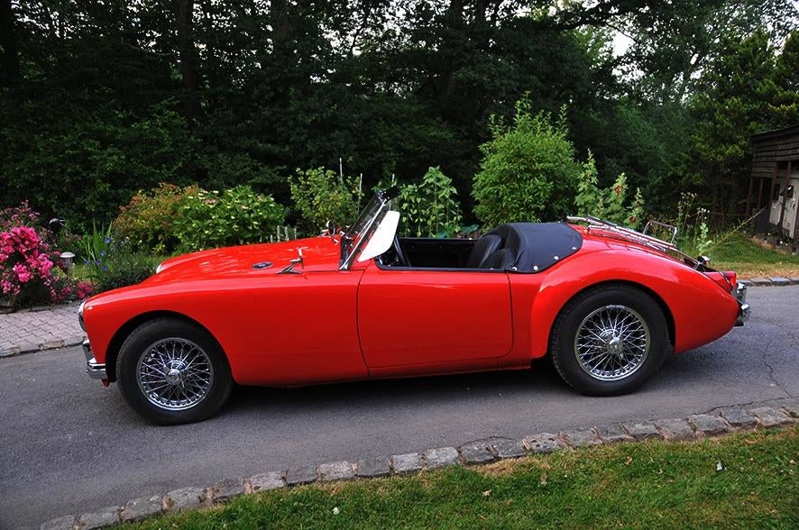 MG MGA, Autos, MG, Particulier, A, Essence, Cabriolet, 3 portes, Boîte manuelle, Rouge, Noir, Cuir