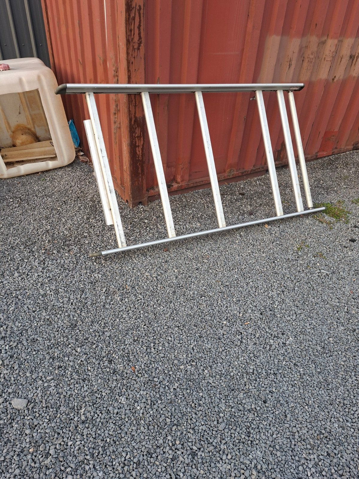 Bagagerek, Enlèvement