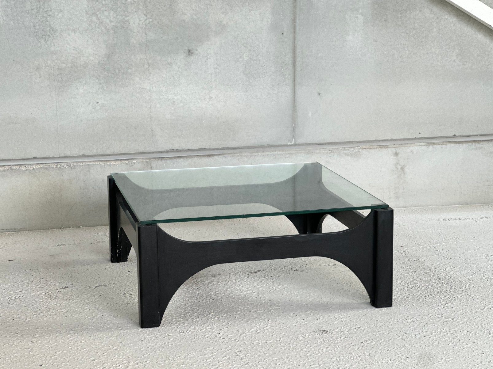 Vintage space-age coffeetable, Ophalen