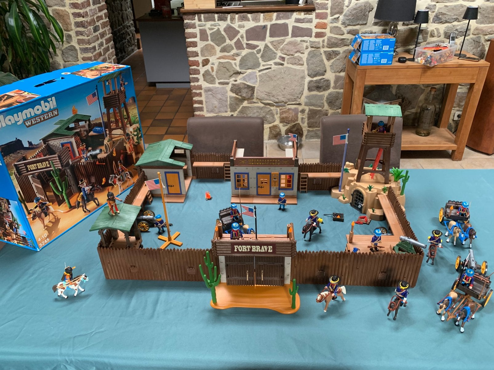 Playmobil fort western 5245 plus extension, Enfants & Bébés, Jouets | Playmobil, Enlèvement, Comme neuf