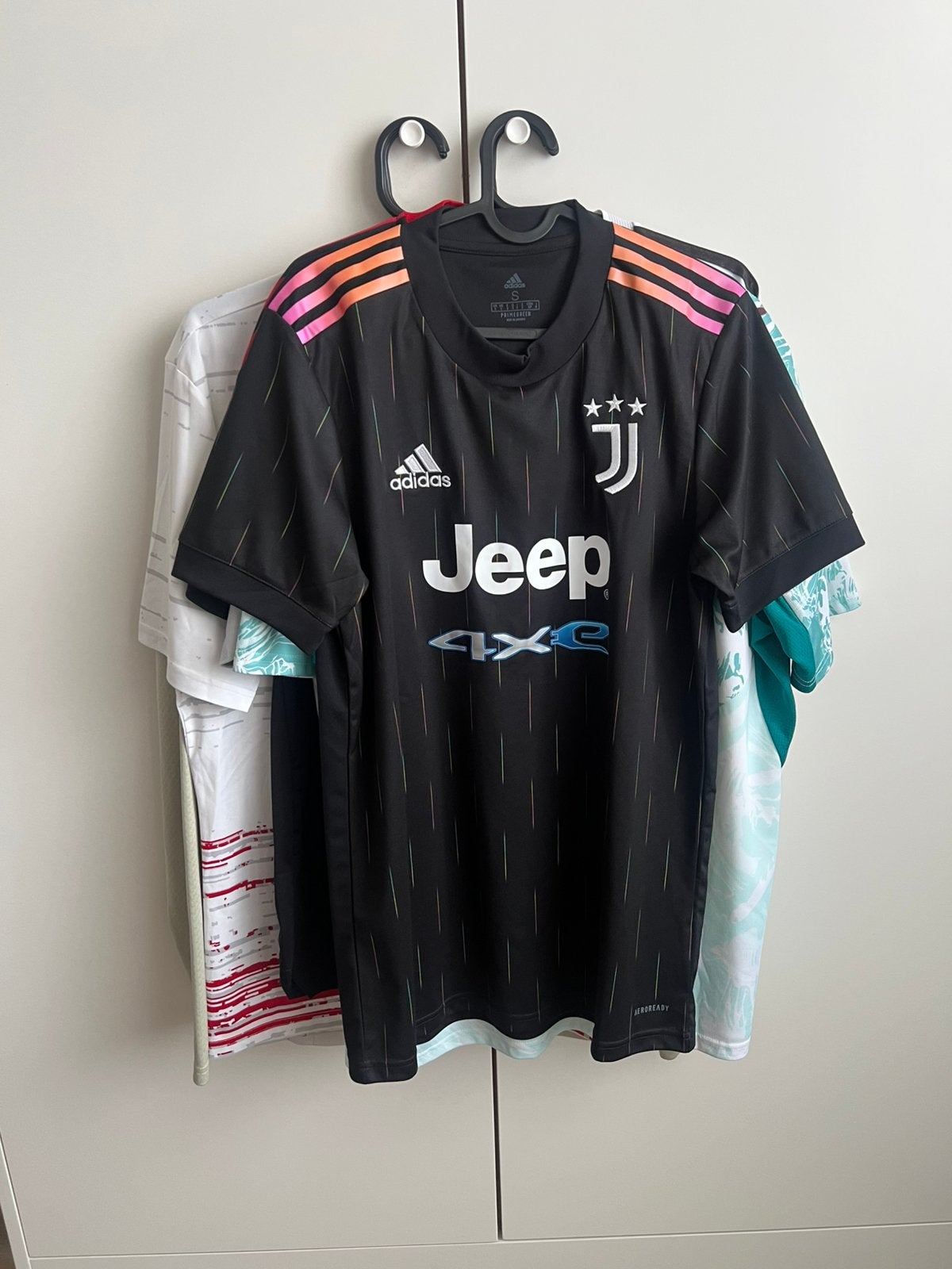 Beaucoup de maillots de football authentiques, Enlèvement ou Envoi, Comme neuf, Taille 48/50 (M), Multicolore