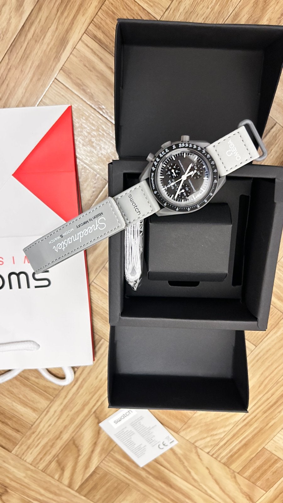 Mission Omega x Swatch en  MoonsWatch vers Mercure, Consoles de jeu & Jeux vidéo, Consoles de jeu | Nintendo Portables | Accessoires