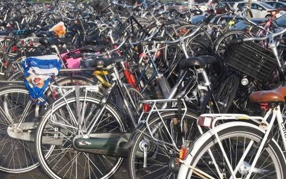 Kapotte fietsen gezocht, Enlèvement, Comme neuf