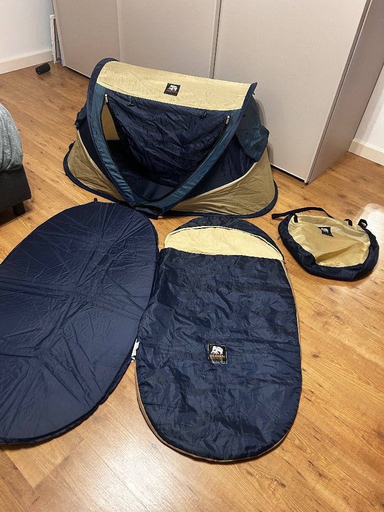 Baby Campingbedje Incl zelfopblaasbare matras en slaapzak, Ophalen, Zo goed als nieuw