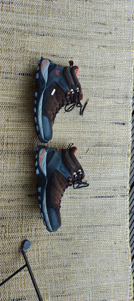 Chaussures de marche taille 42, Enlèvement
