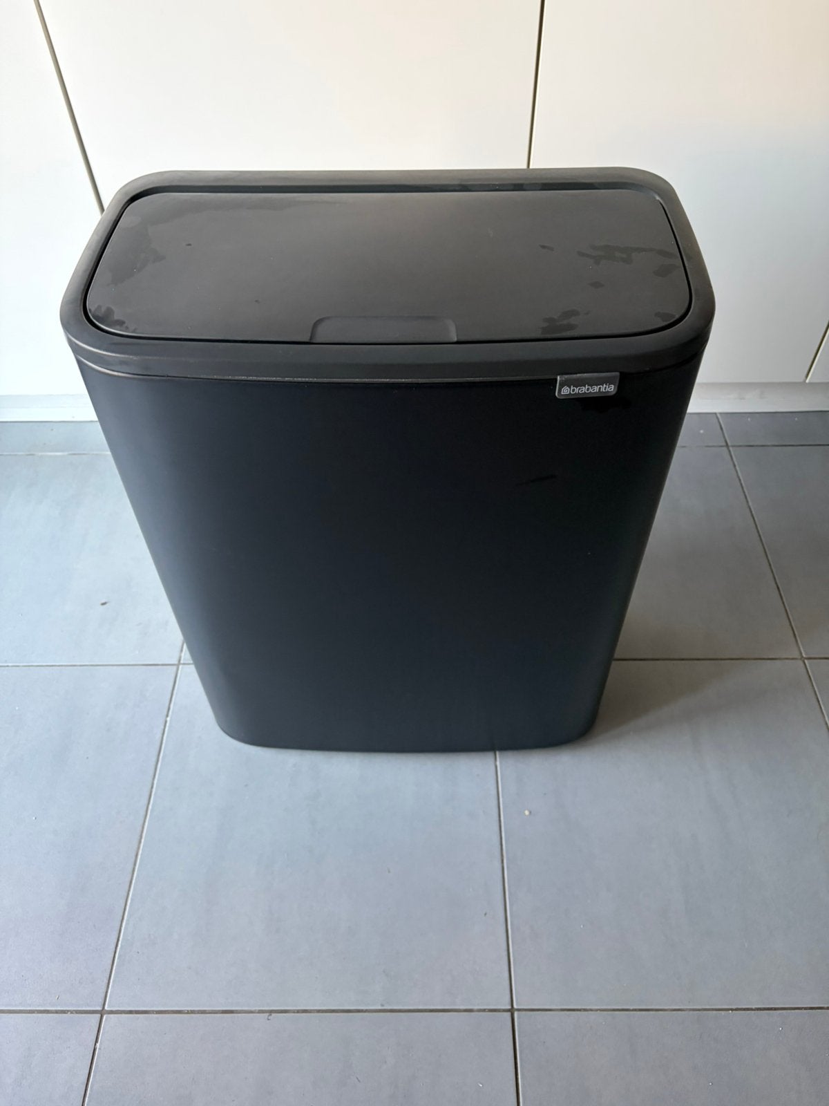 Poubelle Brabantia Bo Touch 60L noir mat — poubelle design, Enlèvement, Comme neuf