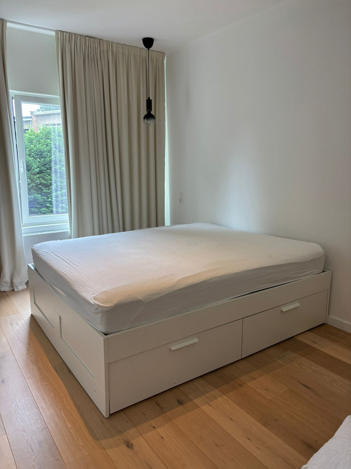 Ikea Bedframe + matras, Maison & Meubles, Chambre à coucher | Lits boxsprings, Comme neuf, Enlèvement, 200 cm, Blanc
