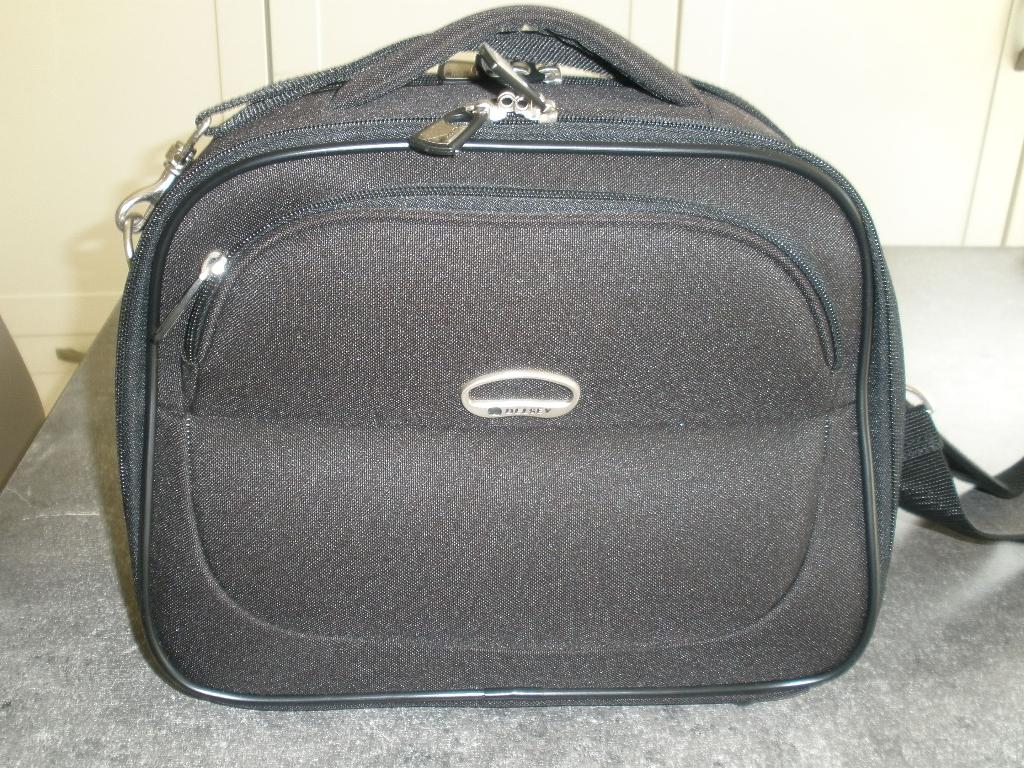 Trousse de beauté/sac de voyage pour femme DELSEY, Bijoux, Sacs & Beauté, Boîtes de maquillage & Beauty case, Enlèvement ou Envoi