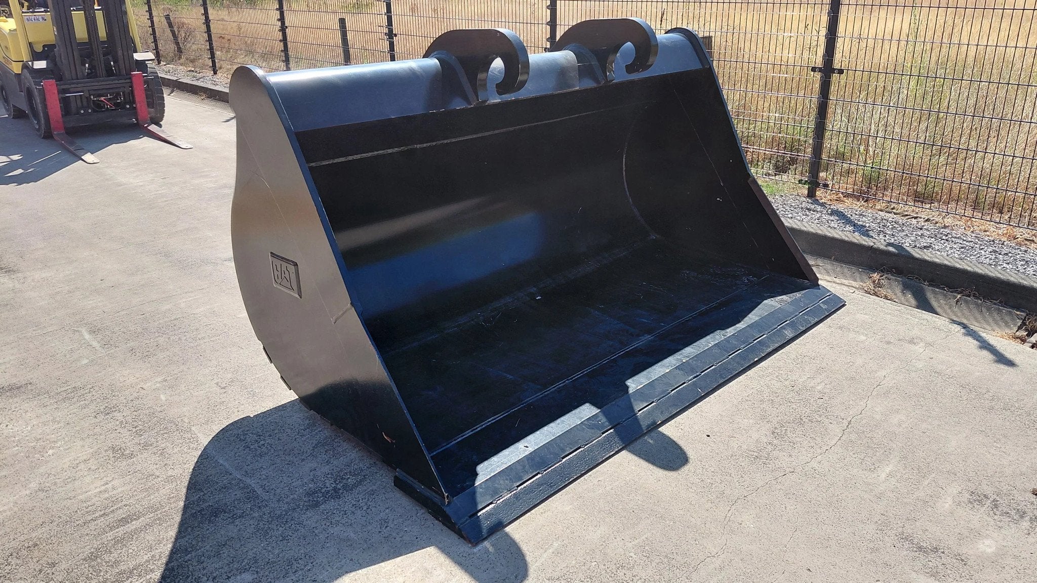 Caterpillar CW45 cleaning bucket / NEW / 2.40m / 2.68m3