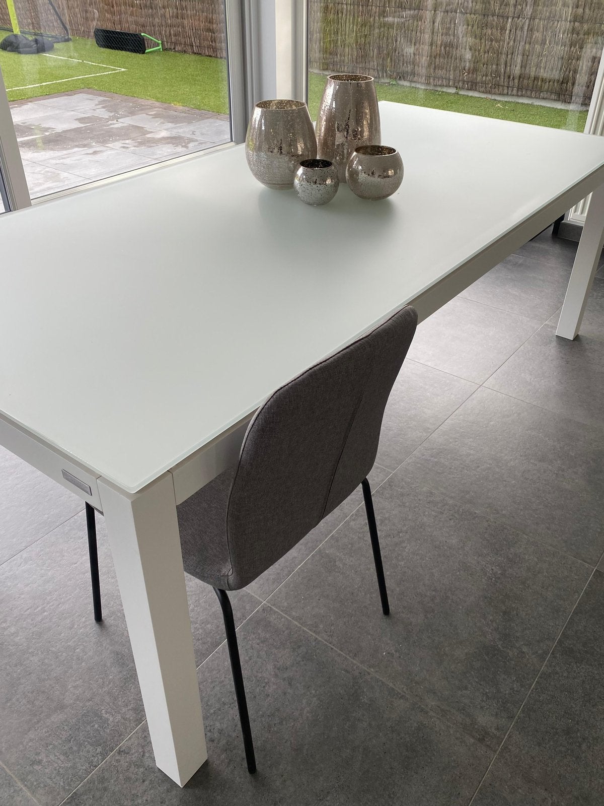 Mooie Jati & Kebon Amalfi eettafel 220x100 cm, Huis en Inrichting, Ophalen, Overige materialen, 100 tot 150 cm, Wit gelakte/afgewerkte tafel met een glazen tafelblad