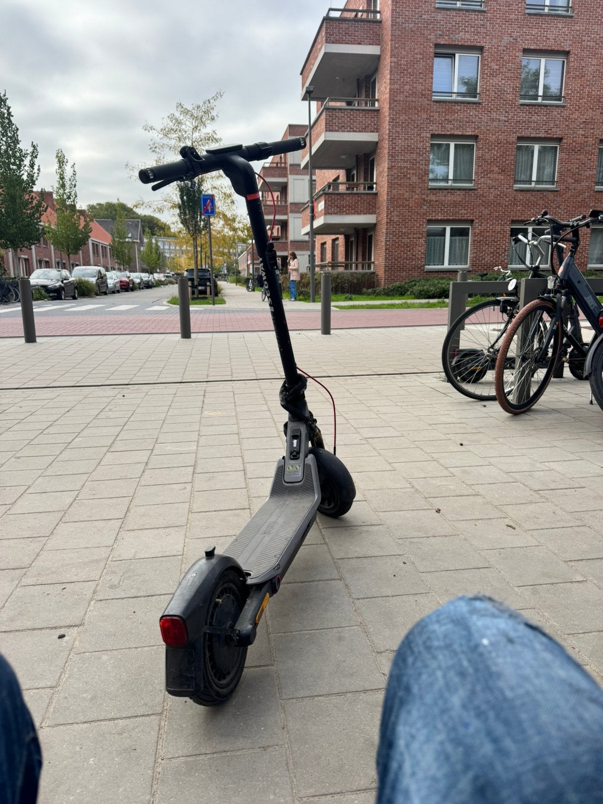 Ninebot e3 pro, Fietsen en Brommers, Ophalen, Zo goed als nieuw, Elektrische step (E-scooter)