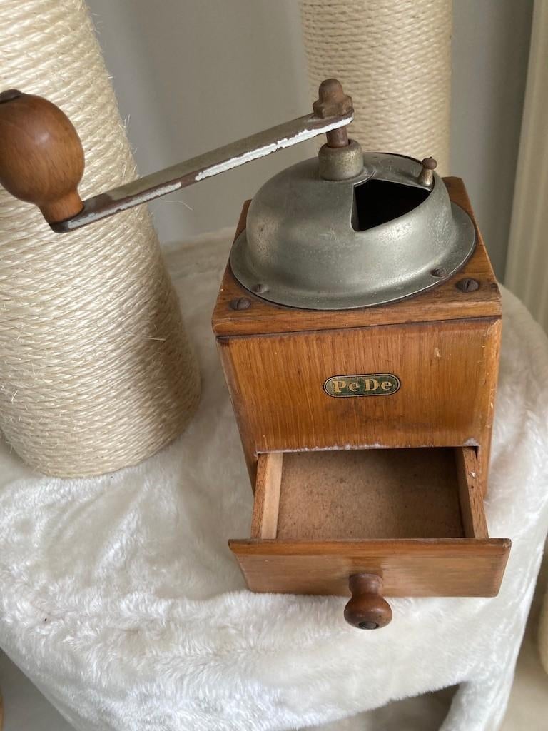 Vintage houten koffie-handmolen PeDe, Enlèvement ou Envoi