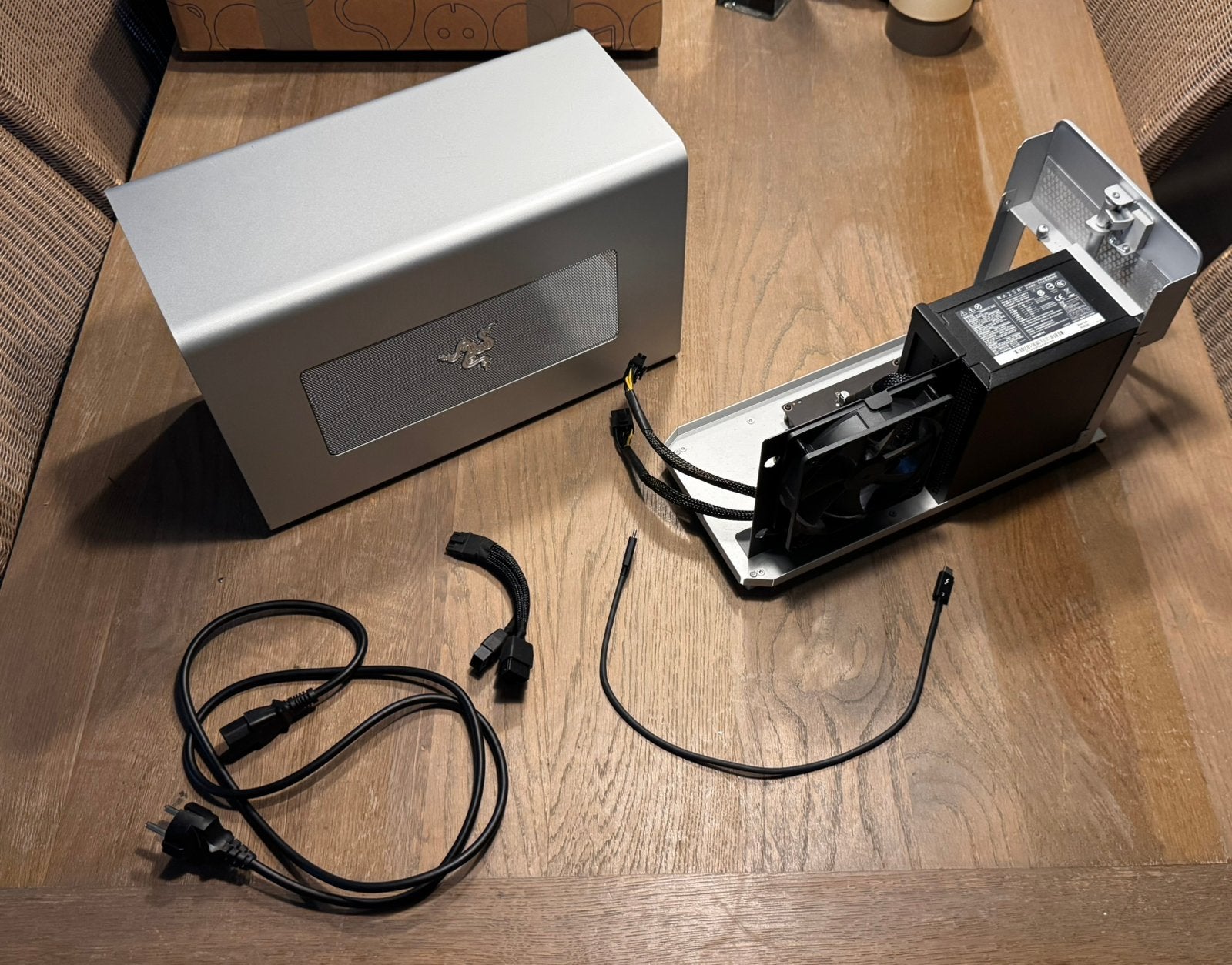 Razer core x without gpu, TV, Hi-fi & Vidéo, Projecteurs dias, Enlèvement ou Envoi, Comme neuf
