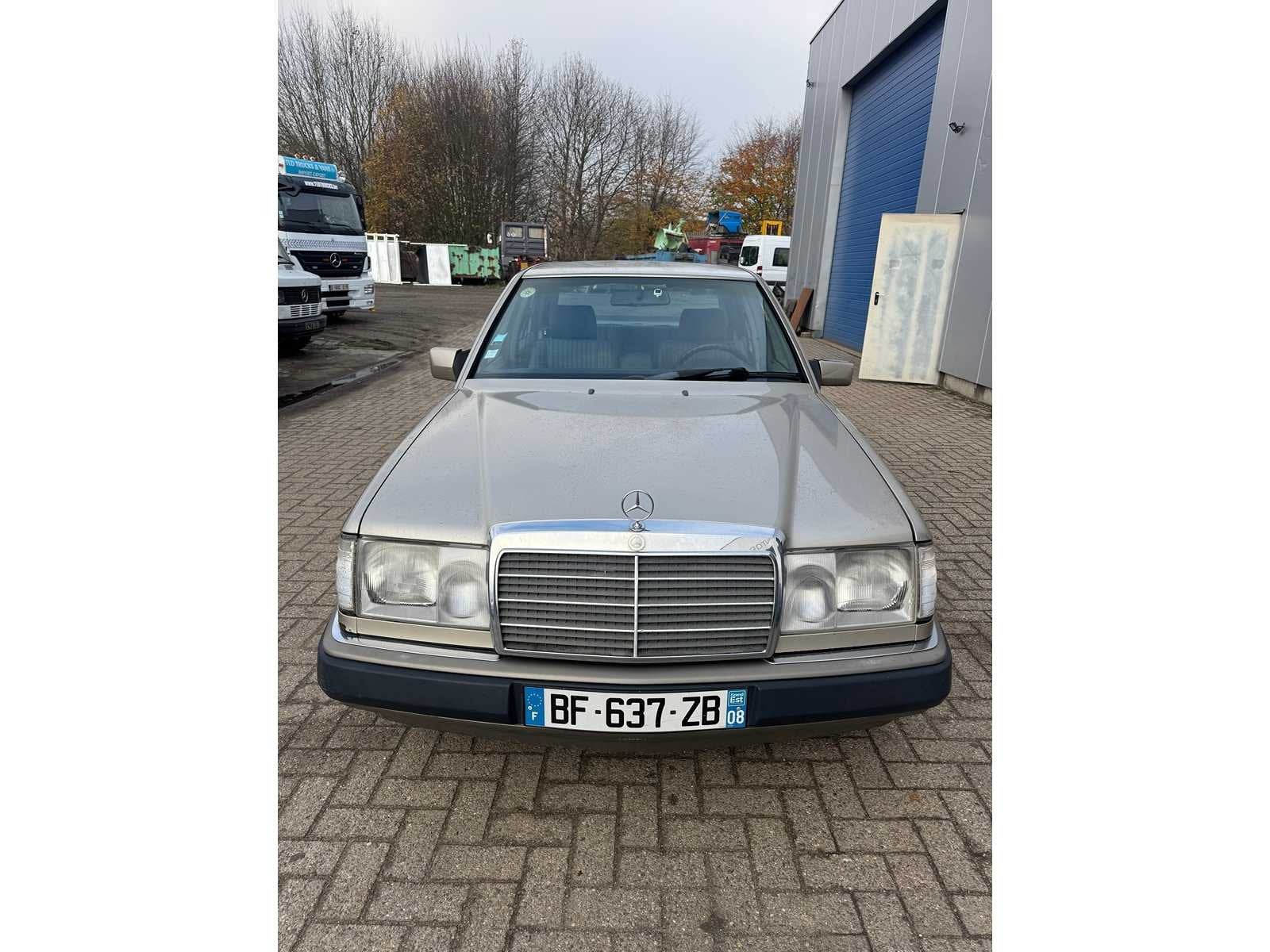 MERCEDES - 250D - <124 - Personenauto, Auto's, Gebruikt, Bedrijf, Diesel, Overige carrosserie