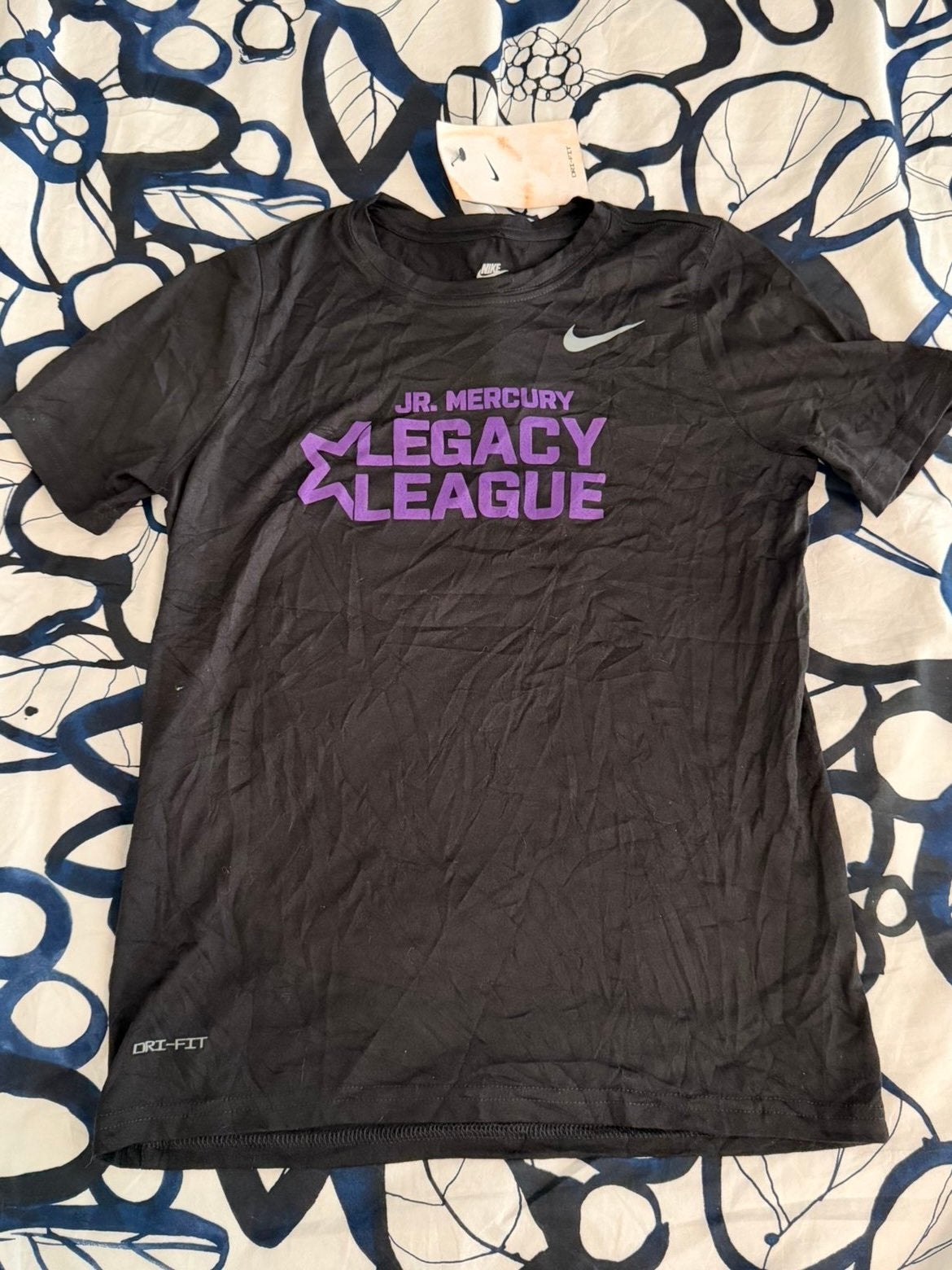 Nike Legacy League zwart en paars T-shirt - Maat M, Ophalen of Verzenden, Zo goed als nieuw, Paars