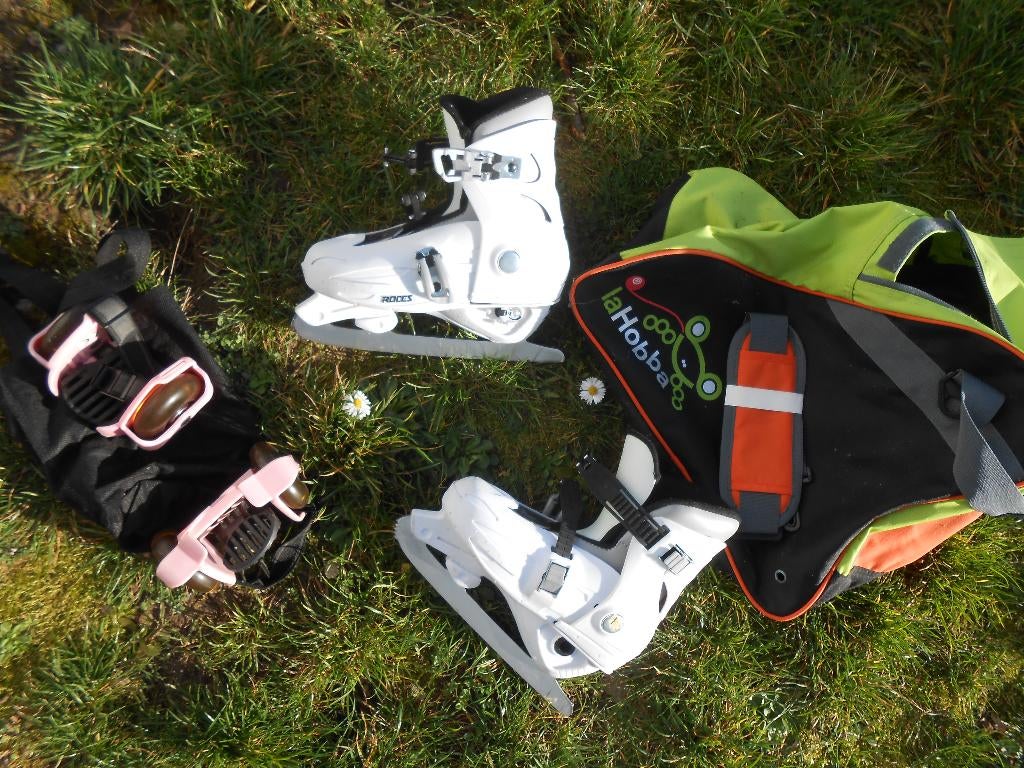 Patins à glace enfant , pointure réglable 30 à 35 . TB état, Ophalen, Zo goed als nieuw