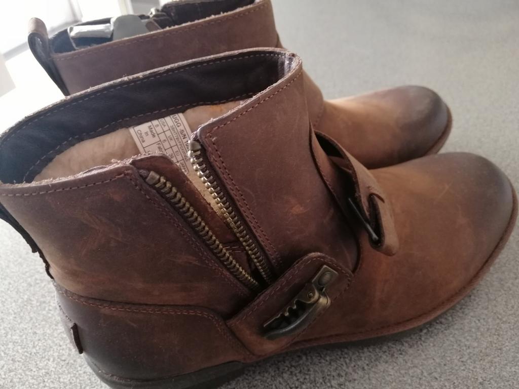 Bottines merk UGG nieuw!, Kleding | Dames, Schoenen, Ophalen of Verzenden, Zo goed als nieuw