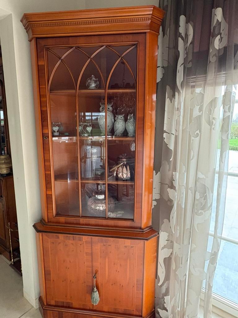 Kersenhouten hoek/vitrine kast, Huis en Inrichting, Ophalen, Zo goed als nieuw