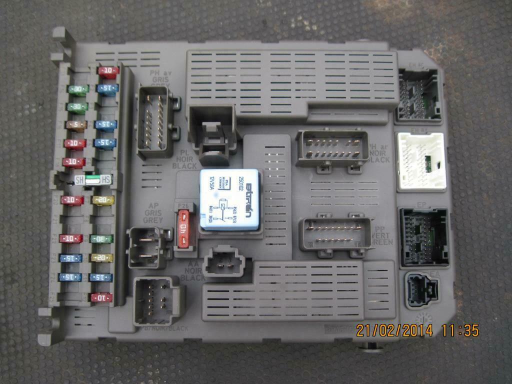 BSI Citroen c8 Peugeot 807, Enlèvement ou Envoi, Utilisé, Citroën, Capot moteur