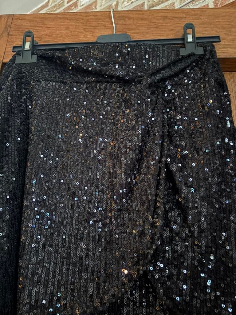 Nieuw Zwart feestrokje met pailetten m34-36, Kleding | Dames, Rokken, Ophalen, Nieuw, Maat 34 (XS) of kleiner, Zwart