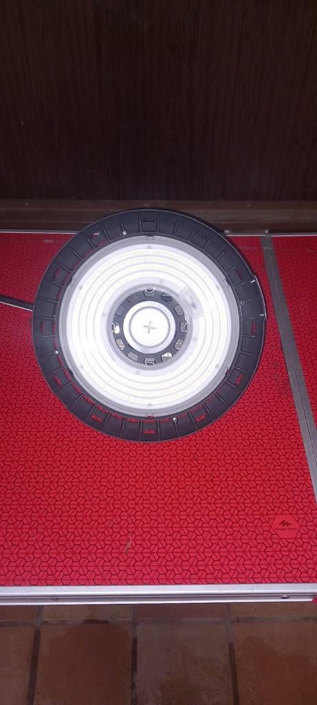 Projecteur led suspendu, Bricolage & Construction, Enlèvement