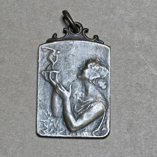 Médaille/pendentif Jules Fonson 1959 style Art Nouveau Vinta, Enlèvement ou Envoi, Bronze