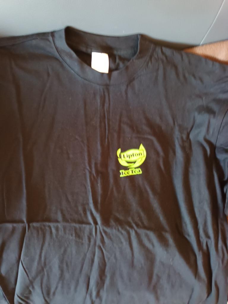 T-Shirt Lipton ice tea, Verzamelen, Merken en Reclamevoorwerpen, Ophalen of Verzenden, Nieuw, Gebruiksvoorwerp