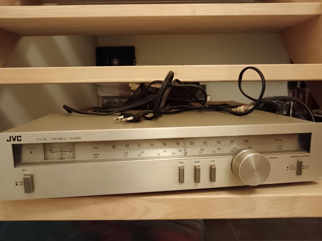 JVC T-V3L STEREO TUNER, Ophalen of Verzenden