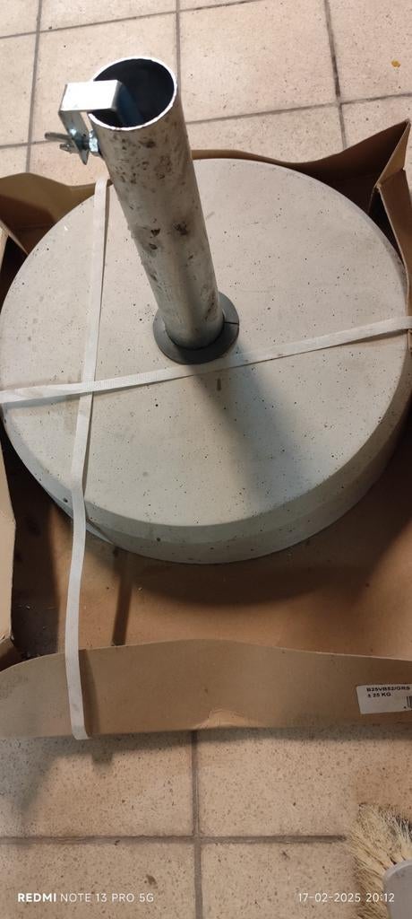 Parasolvoet rond uit beton. NIEUW., Ophalen, Nieuw