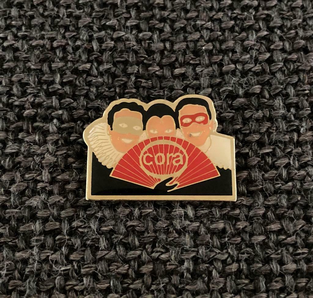PIN - CORA, Collections, Envoi, Utilisé, Autres sujets/thèmes, Insigne ou Pin's