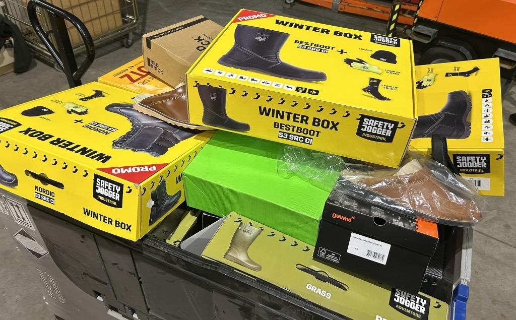 Partij werkschoenen/veiligheidsschoenen 80 paar NIEUW!, Doe-het-zelf en Bouw, Veiligheidskleding, Nieuw, Ophalen