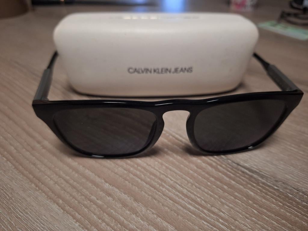 Calvin klein zonnebril, Ophalen of Verzenden, Zonnebril