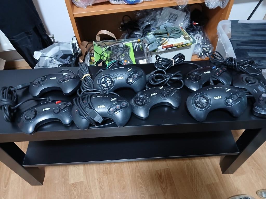 Manettes s.nes,nes,sega,ps1 et ps2,xbox., Ophalen of Verzenden, Gebruikt, Mega Drive