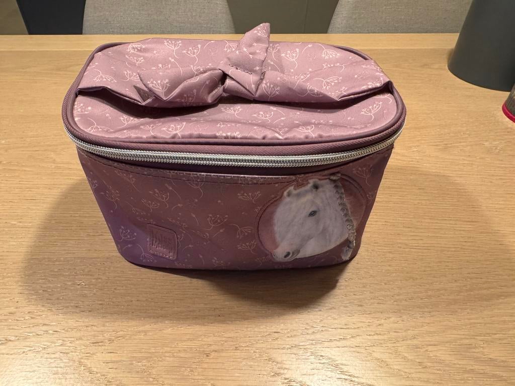 Miss Melody toilettas, Handtassen en Accessoires, Toilettassen, Ophalen of Verzenden, Zo goed als nieuw, Paars, Meisje