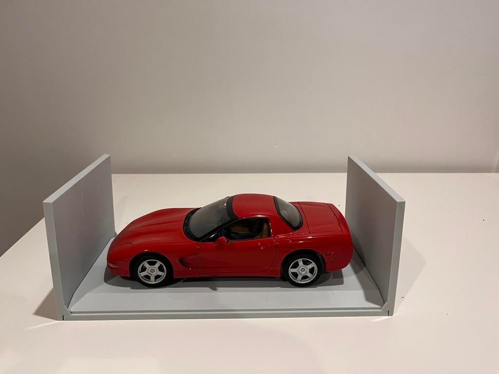 Chevrolet Corvette • UT MODELS, Hobby en Vrije tijd, Modelauto's | 1:18, Ophalen of Verzenden, Zo goed als nieuw, UT Models