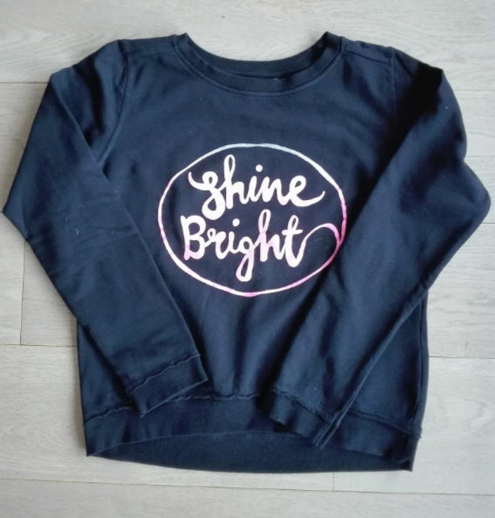 Zwarte sweater meisje met opschrift H&M - maat 170, Enfants & Bébés, Vêtements enfant | Taille 170, Enlèvement ou Envoi, Pull ou Veste