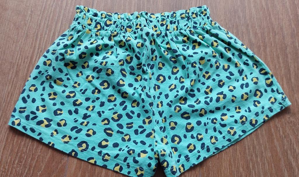 Shortje Hema maat 110-116, Kinderen en Baby's, Kinderkleding | Maat 110, Broek, Gebruikt, Meisje, Ophalen of Verzenden