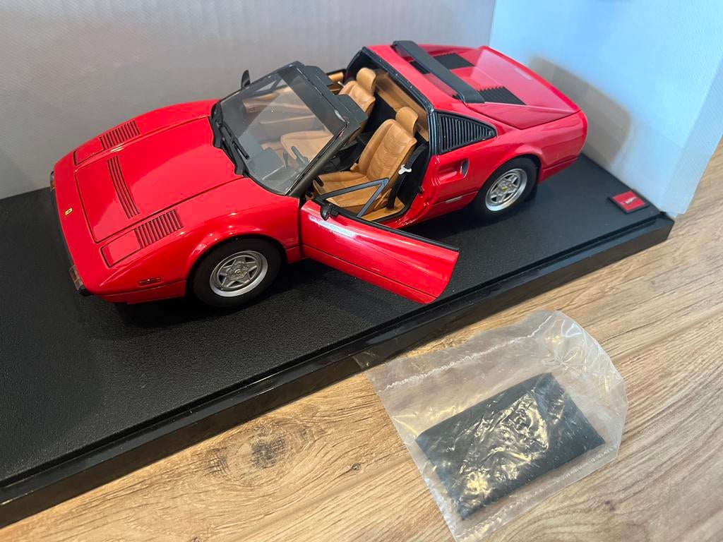 1:18 Hotwheels Elite Ferrari 308 GTS Magmum P.I. 1977, Enlèvement ou Envoi, Comme neuf